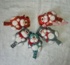 IMG_20220227_154016.jpg (217.61 КБ) 5899 просмотров Магнитики. Связаны по МК Светланы Громовой