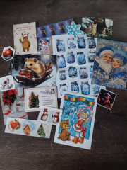 От Наташеньки столько новогодней красотищи. Ёжик шикарный! Дед Мороз со снегурочкой и Мишка со снегурочкой как в детстве. Наклейки, календарик все такое милое праздничное и Зимнее.