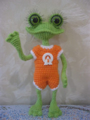 КВАК от Валентины Циглер (2020).jpg (187.08 КБ) 274 просмотра Лягушонок от Валентины Циглер (2020)<br />Костюмчик я ему сделала съёмным.