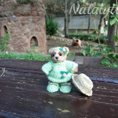 IMG_20220405_082259_123.jpg (240.12 КБ) 4358 просмотров Ещё раз Миа. Вязала без МК на ощуп петли в меховой пряже не видно тонировпна масляными красками