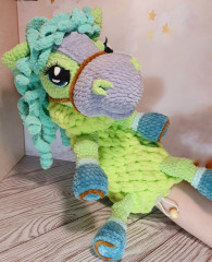 IMG_20220622_143419.jpg (236.75 КБ) 6752 просмотра Мягкая пижамница, активно используется своей маленькой хозяйкой в качестве игрушки, пижамница и даже рюкзака!