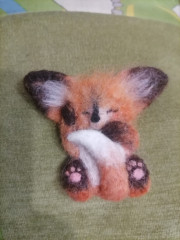 IMG_20220726_014904.jpg (146.63 КБ) 10265 просмотров Брошь лисенок, сваляна из шерсти)