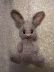 IMG_20220925_182508.jpg (215.2 КБ) 5042 просмотра Этот улыбашка тоже связан по мк Светланы Громовой зайка-сплюшка.