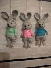 IMG_20220613_230026.jpg (151.83 КБ) 5037 просмотров А эти малыши связаны по мк @IRIS TOYS. Вязать по её мк легко и одно удовольствие.