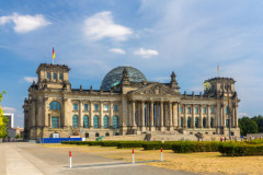Berlin-1-Reichstag_Building-kopiya-e1504505222151.jpg