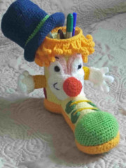 IMG_20220205_115941.jpg (163.64 КБ) 10117 просмотров Куда мы кладем карандаши? Клоун принимает их.