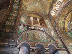 Больше всего потрясли византийские мозаики в Равенне