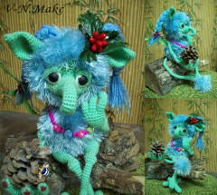 кикимора-шишагушкаА.jpg (260.43 КБ) 6214 просмотров Кикимора-шишанюшка<br />Мифическое существо<br />Русский и, в меньшей степени, белорусский мифологический персонаж, преимущественно женского пола, обитающий в жилище человека и в других постройках, прядущий по ночам и приносящий вред и неприятности хозяйству и людям. Представления о кикиморе известны с XVII века, предполагается также связь её образа с более древними персонажами