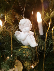 4IXQphQihoQ.jpg (229.39 КБ) 11453 просмотра ангелочек на ёлке