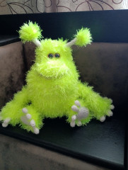 IMG_20240114_141330.jpg (179.46 КБ) 6494 просмотра Чудик Горошек по мк Екатерины Виноградовой. Без проволочного каркаса ( будет играть дочь))